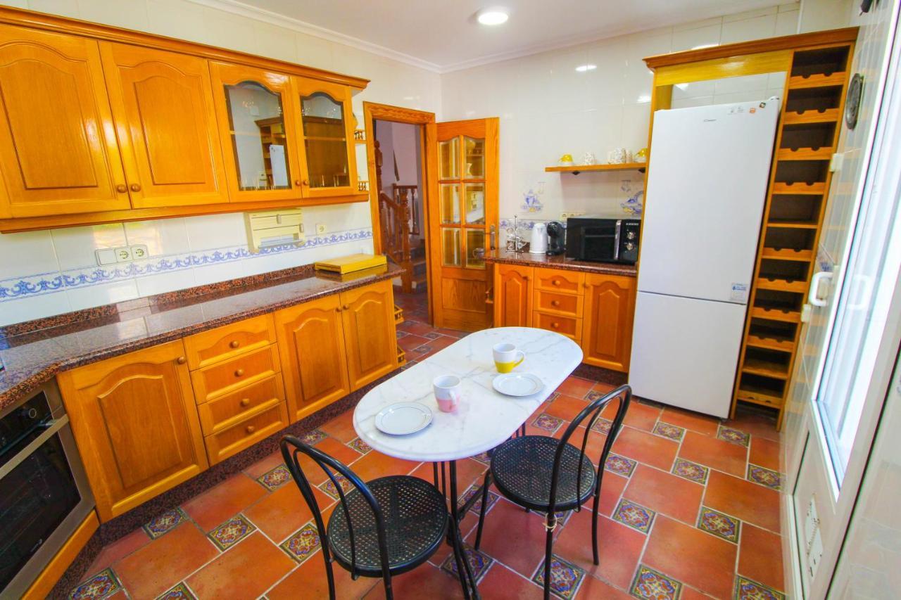 Great Villa, Sea Views, 20 Secs Walk To The Beach, Bbq, 9 People, 5 Mins Car From Alicante City Center, Sailing Club 3 Mins Walk Екстер'єр фото